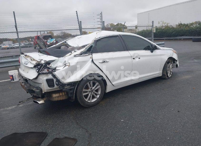 Photo 4 of 2015 Hyundai Sonata SE (VIN 5NPE24AF6FH203190)