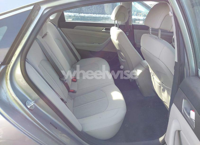 Photo 8 of 2015 Hyundai Sonata SE (VIN 5NPE24AF6FH211046)