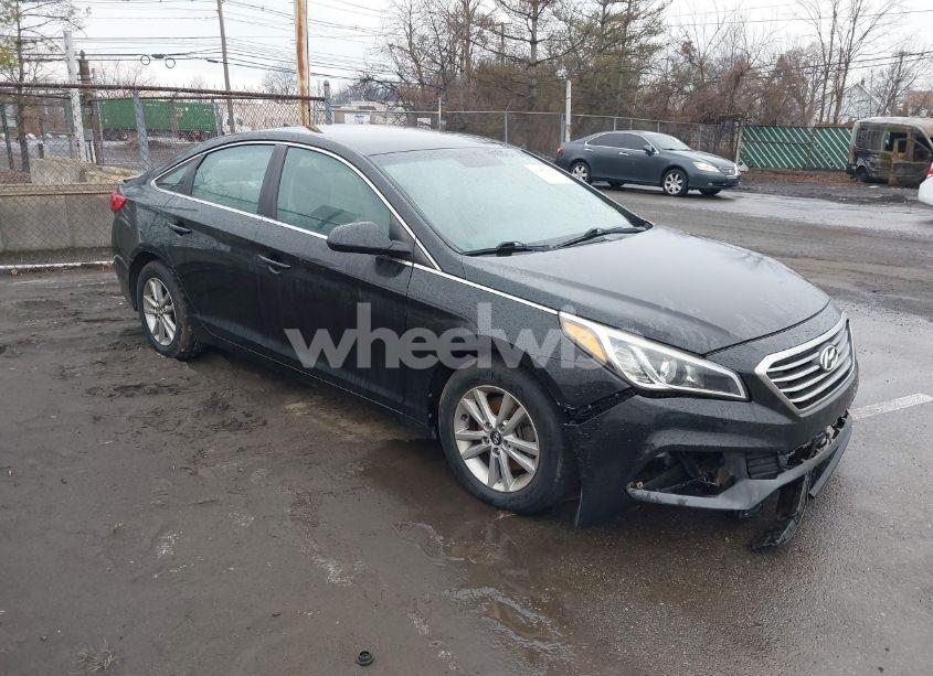 2015 Hyundai Sonata SE (VIN 5NPE24AF6FH218398) main photo