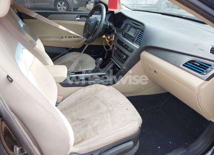Photo 5 of 2015 Hyundai Sonata SE (VIN 5NPE24AF6FH219700)