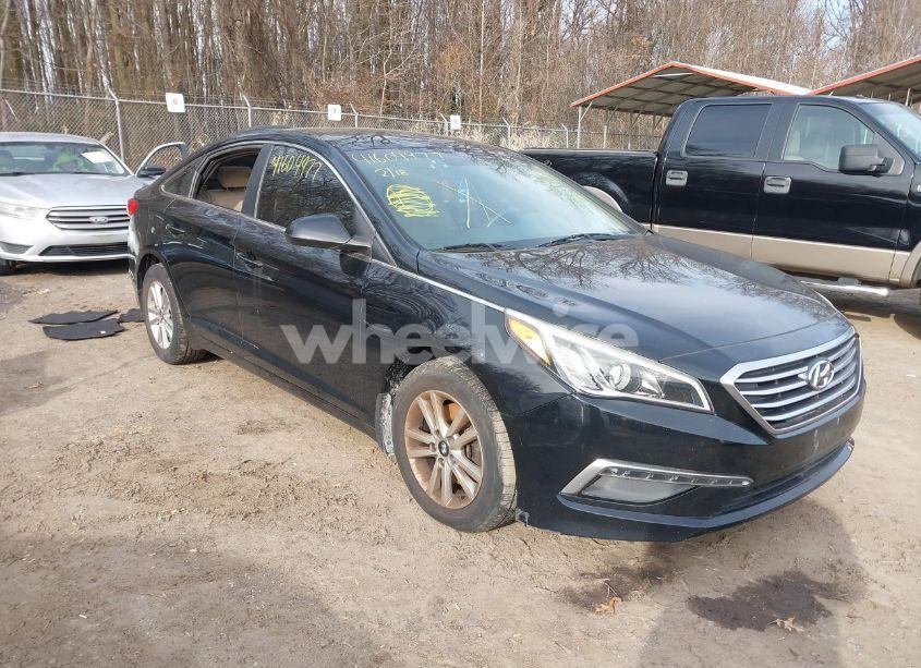 2015 Hyundai Sonata SE (VIN 5NPE24AF6FH222354) main photo