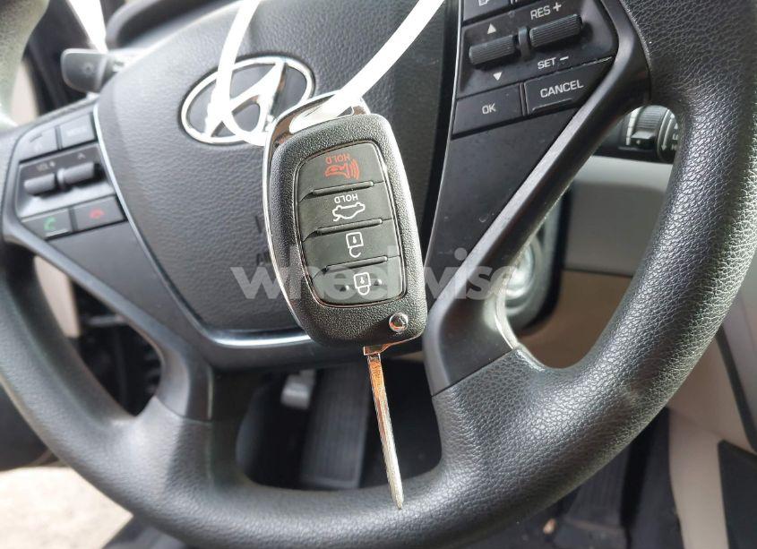 Photo 11 of 2015 Hyundai Sonata SE (VIN 5NPE24AF6FH222354)