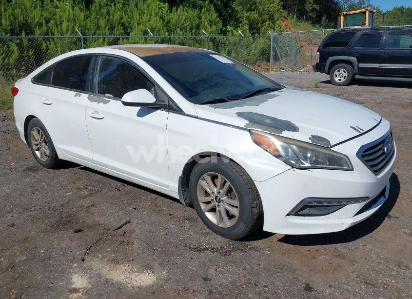 2015 Hyundai Sonata SE (VIN 5NPE24AF6FH226906) main photo