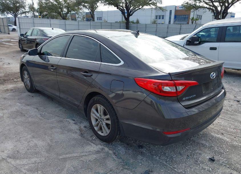 Photo 3 of 2015 Hyundai Sonata SE (VIN 5NPE24AF6FH227862)