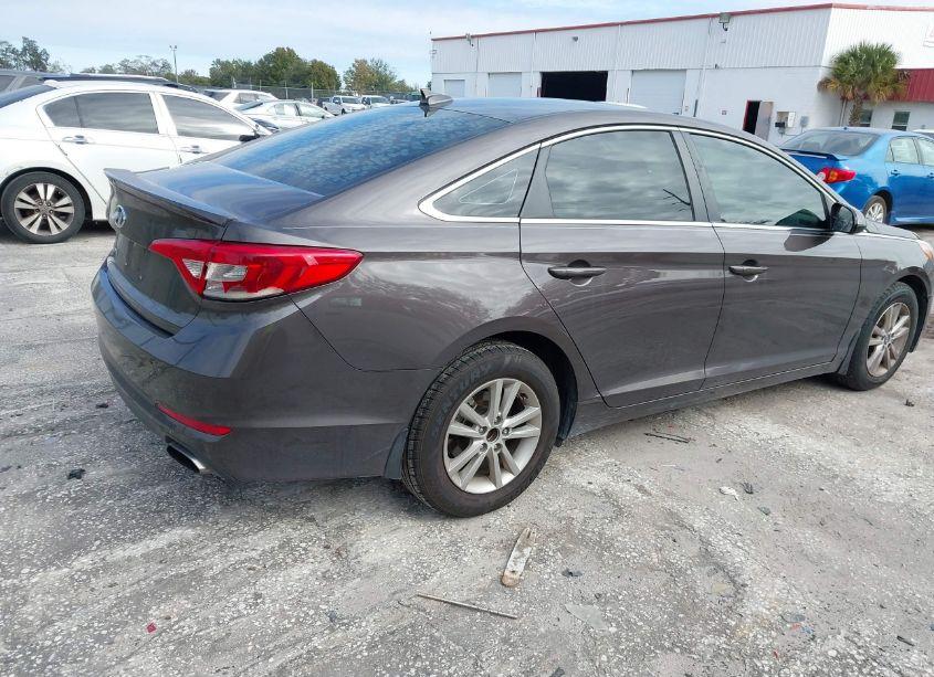 Photo 4 of 2015 Hyundai Sonata SE (VIN 5NPE24AF6FH227862)