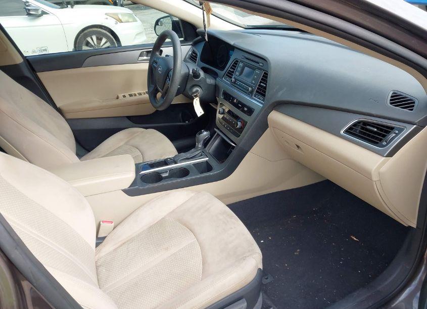 Photo 5 of 2015 Hyundai Sonata SE (VIN 5NPE24AF6FH227862)