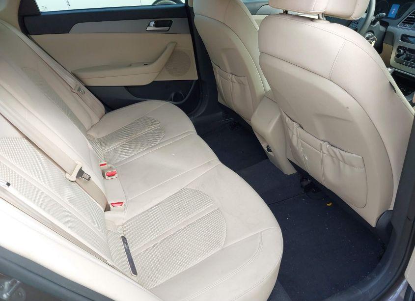 Photo 8 of 2015 Hyundai Sonata SE (VIN 5NPE24AF6FH227862)