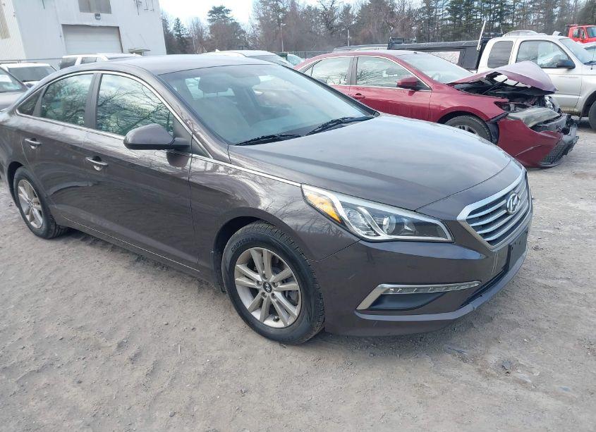 2015 Hyundai Sonata SE (VIN 5NPE24AF6FH230891) main photo