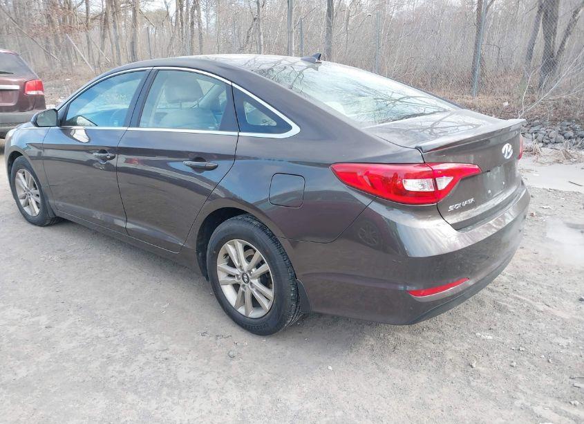 Photo 3 of 2015 Hyundai Sonata SE (VIN 5NPE24AF6FH230891)