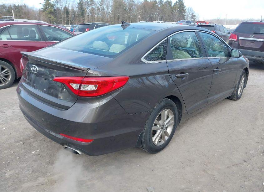 Photo 4 of 2015 Hyundai Sonata SE (VIN 5NPE24AF6FH230891)