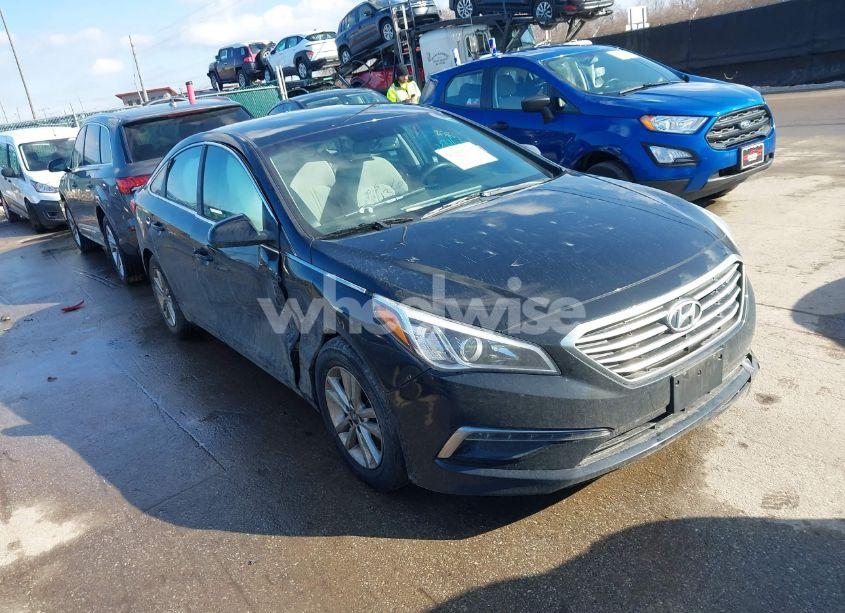 2015 Hyundai Sonata SE (VIN 5NPE24AF6FH241115) main photo