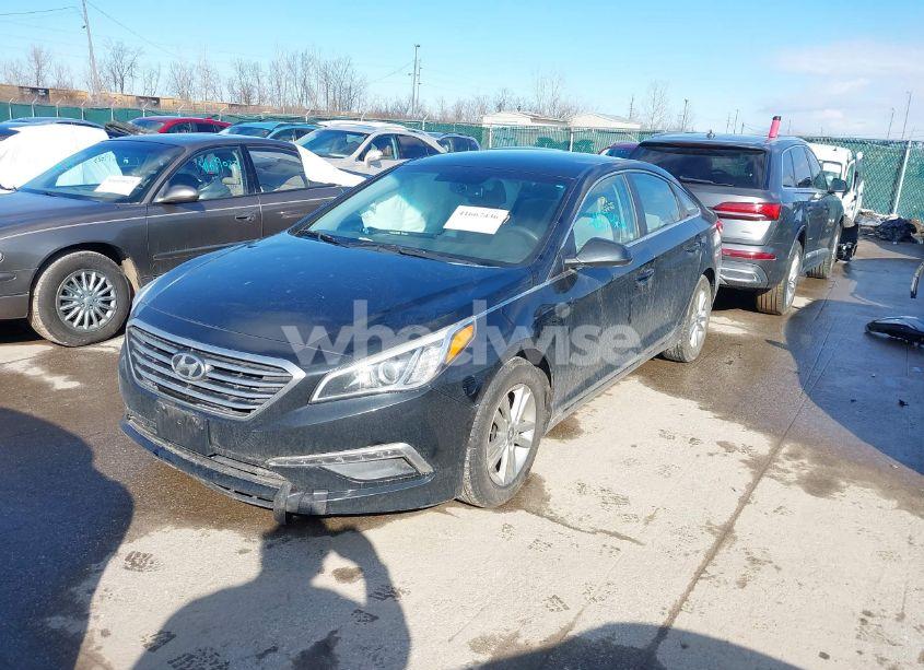 Photo 2 of 2015 Hyundai Sonata SE (VIN 5NPE24AF6FH241115)