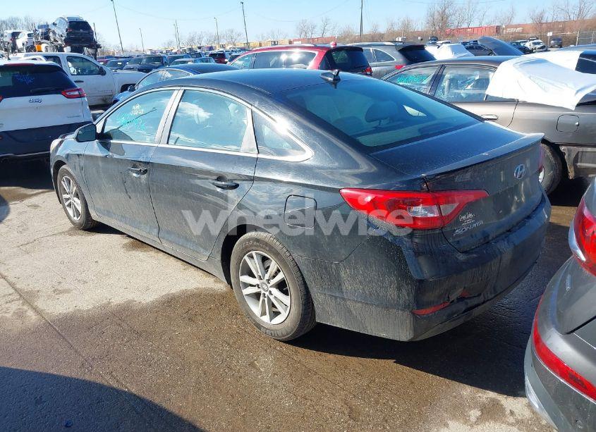 Photo 3 of 2015 Hyundai Sonata SE (VIN 5NPE24AF6FH241115)