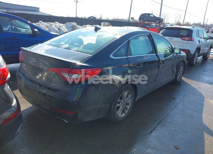 Photo 4 of 2015 Hyundai Sonata SE (VIN 5NPE24AF6FH241115)