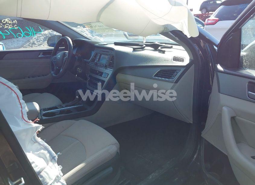 Photo 5 of 2015 Hyundai Sonata SE (VIN 5NPE24AF6FH241115)