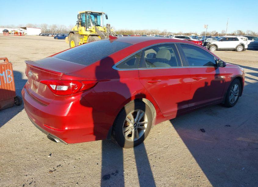 Photo 4 of 2015 Hyundai Sonata SE (VIN 5NPE24AF6FH243267)
