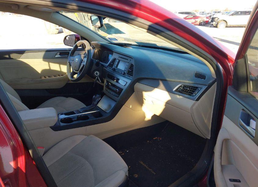 Photo 5 of 2015 Hyundai Sonata SE (VIN 5NPE24AF6FH243267)