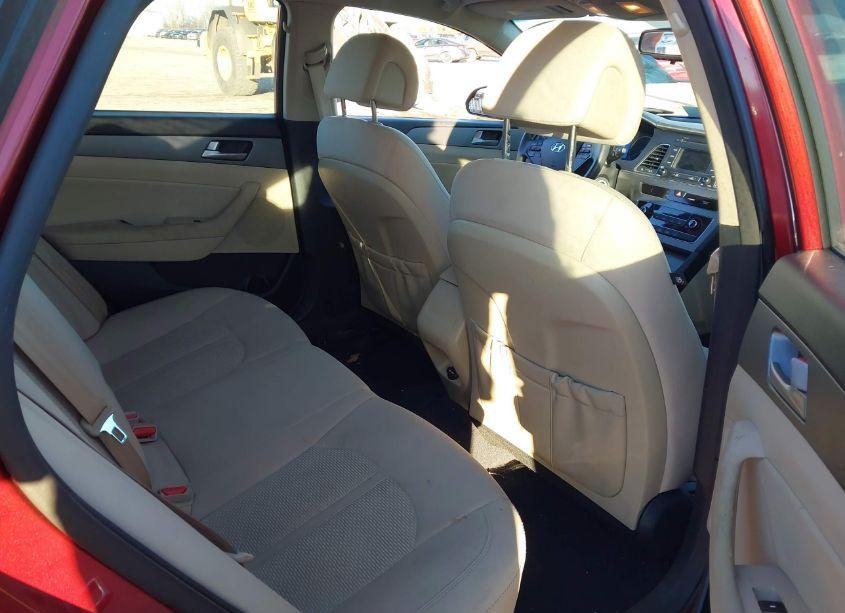 Photo 8 of 2015 Hyundai Sonata SE (VIN 5NPE24AF6FH243267)