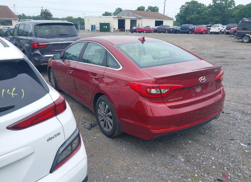 Photo 3 of 2015 Hyundai Sonata SE (VIN 5NPE24AF6FH243981)
