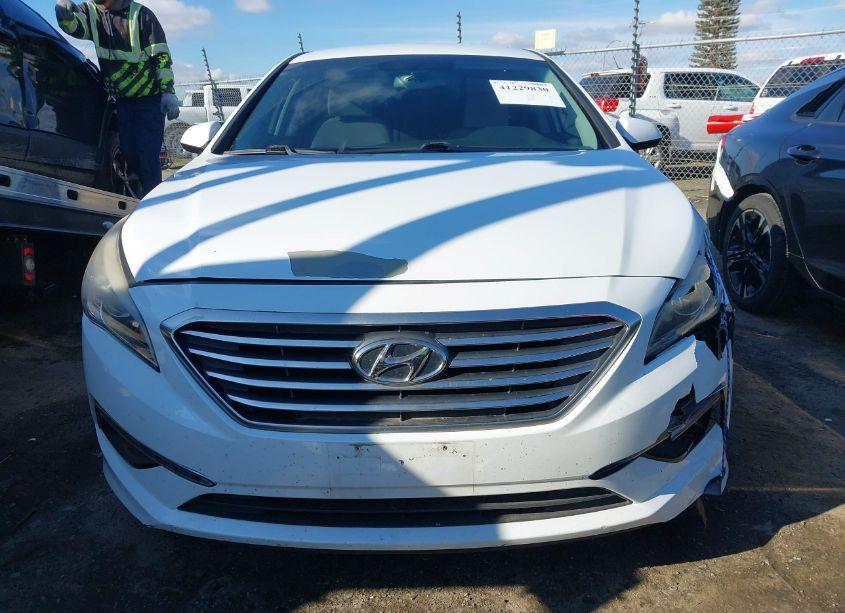 Photo 12 of 2015 Hyundai Sonata SE (VIN 5NPE24AF6FH245634)