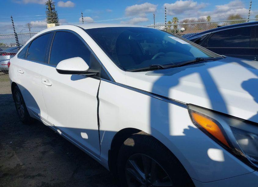 Photo 13 of 2015 Hyundai Sonata SE (VIN 5NPE24AF6FH245634)