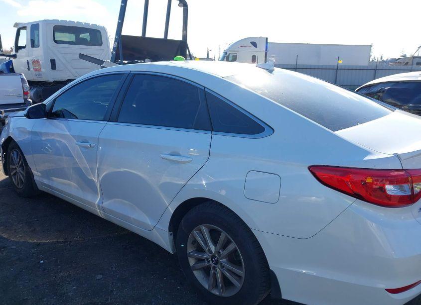 Photo 14 of 2015 Hyundai Sonata SE (VIN 5NPE24AF6FH245634)