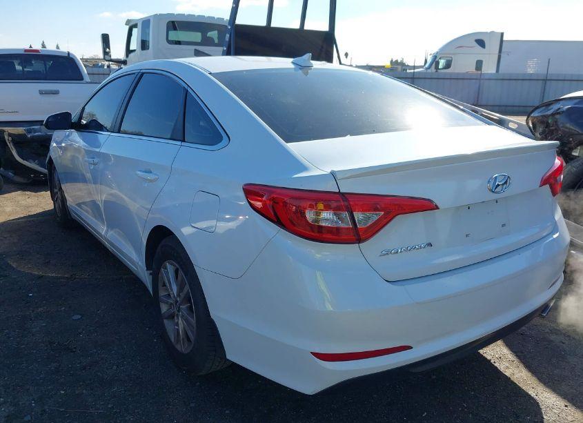Photo 3 of 2015 Hyundai Sonata SE (VIN 5NPE24AF6FH245634)