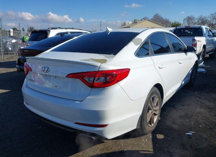 Photo 4 of 2015 Hyundai Sonata SE (VIN 5NPE24AF6FH245634)
