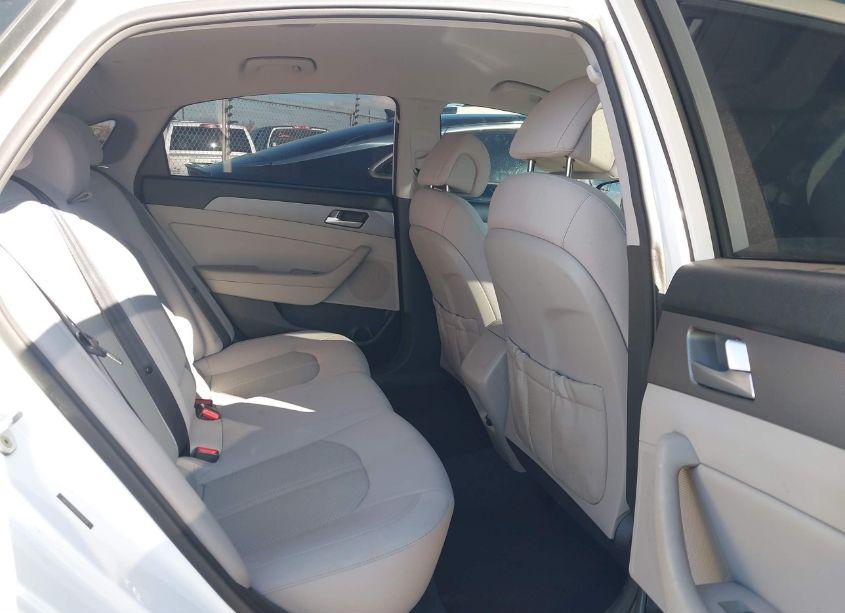 Photo 8 of 2015 Hyundai Sonata SE (VIN 5NPE24AF6FH245634)