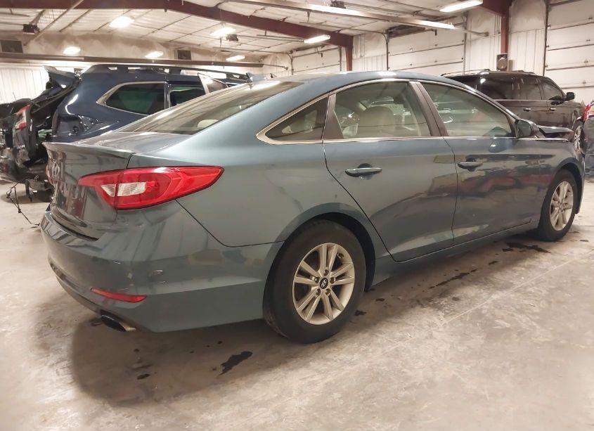 Photo 4 of 2015 Hyundai Sonata SE (VIN 5NPE24AF6FH250901)