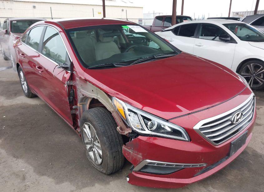2015 Hyundai Sonata SE (VIN 5NPE24AF6FH259565) main photo