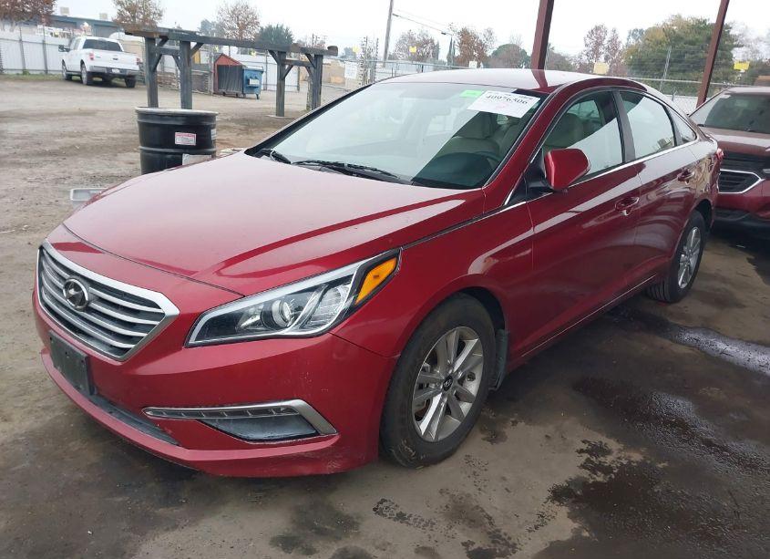 Photo 2 of 2015 Hyundai Sonata SE (VIN 5NPE24AF6FH259565)