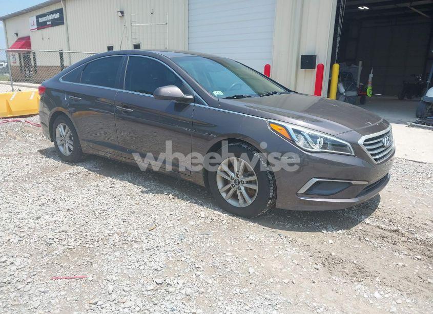 2016 Hyundai Sonata SE (VIN 5NPE24AF6GH276416) main photo