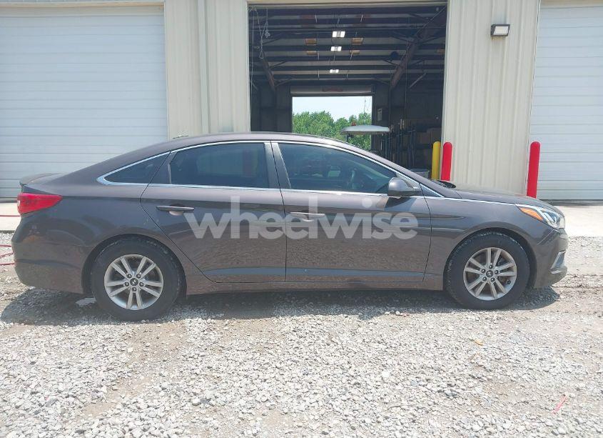 Photo 13 of 2016 Hyundai Sonata SE (VIN 5NPE24AF6GH276416)