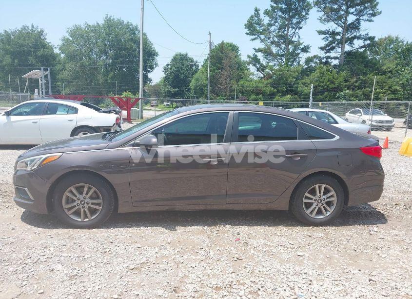 Photo 14 of 2016 Hyundai Sonata SE (VIN 5NPE24AF6GH276416)