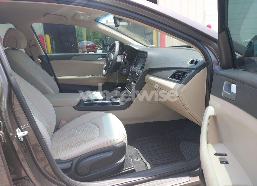 Photo 5 of 2016 Hyundai Sonata SE (VIN 5NPE24AF6GH276416)