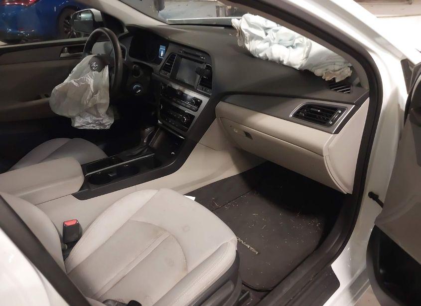Photo 5 of 2016 Hyundai Sonata SE (VIN 5NPE24AF6GH291143)
