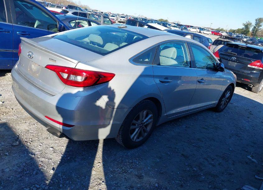 Photo 4 of 2016 Hyundai Sonata SE (VIN 5NPE24AF6GH297329)