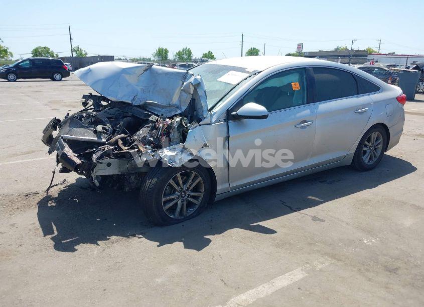 Photo 2 of 2016 Hyundai Sonata SE (VIN 5NPE24AF6GH303355)