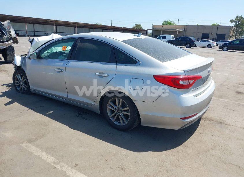 Photo 3 of 2016 Hyundai Sonata SE (VIN 5NPE24AF6GH303355)