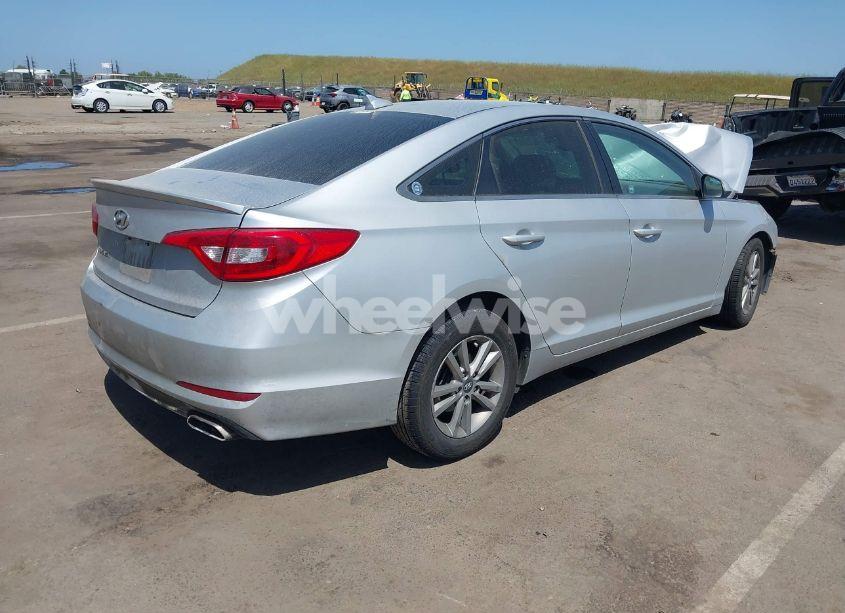Photo 4 of 2016 Hyundai Sonata SE (VIN 5NPE24AF6GH303355)