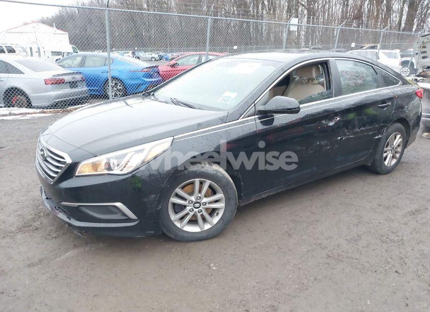 Photo 2 of 2016 Hyundai Sonata SE (VIN 5NPE24AF6GH315358)