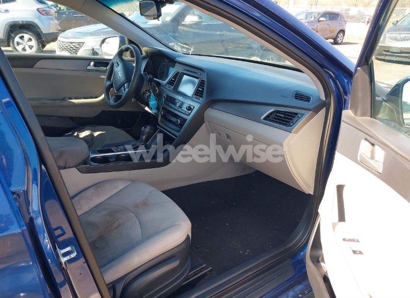Photo 5 of 2016 Hyundai Sonata SE (VIN 5NPE24AF6GH330183)