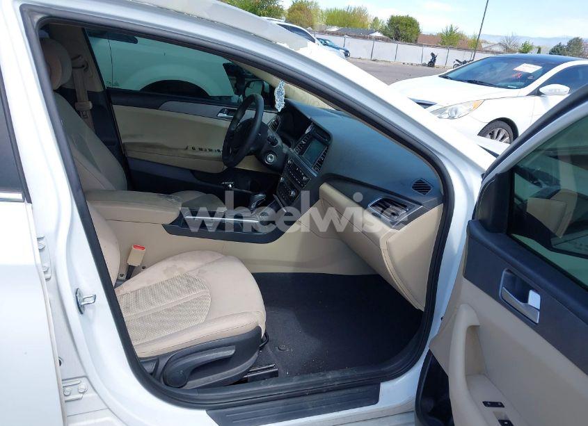 Photo 5 of 2016 Hyundai Sonata SE (VIN 5NPE24AF6GH353754)