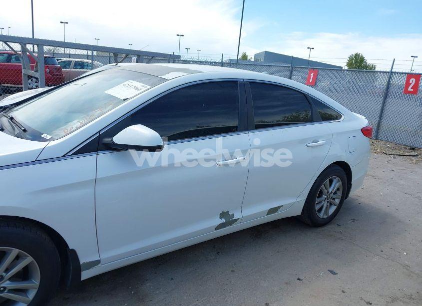 Photo 6 of 2016 Hyundai Sonata SE (VIN 5NPE24AF6GH353754)