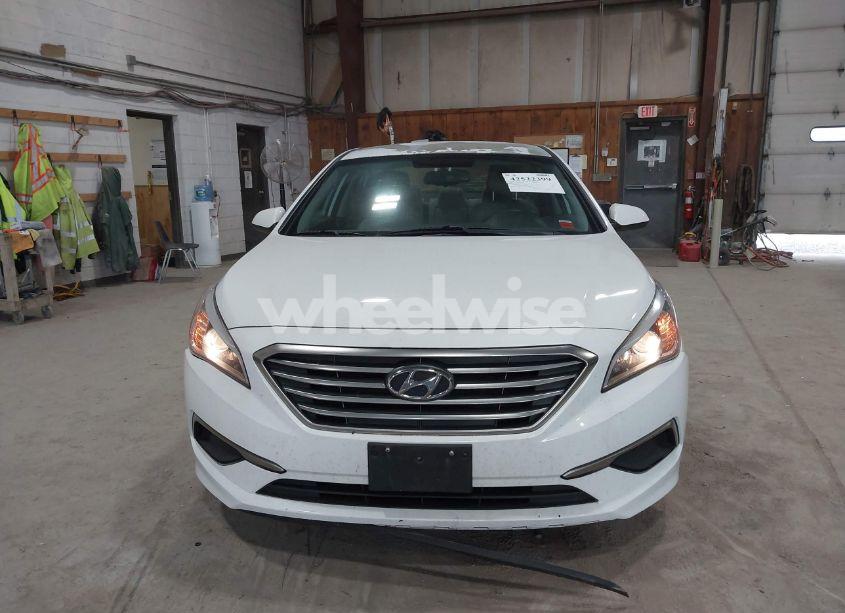 Photo 12 of 2016 Hyundai Sonata SE (VIN 5NPE24AF6GH377178)
