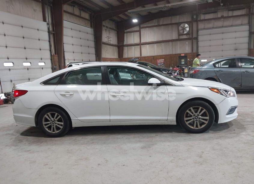 Photo 13 of 2016 Hyundai Sonata SE (VIN 5NPE24AF6GH377178)