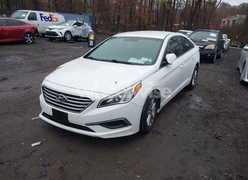 Photo 2 of 2016 Hyundai Sonata SE (VIN 5NPE24AF6GH379366)