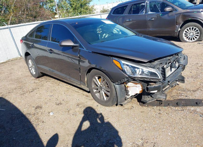 2016 Hyundai Sonata SE (VIN 5NPE24AF6GH379898) main photo