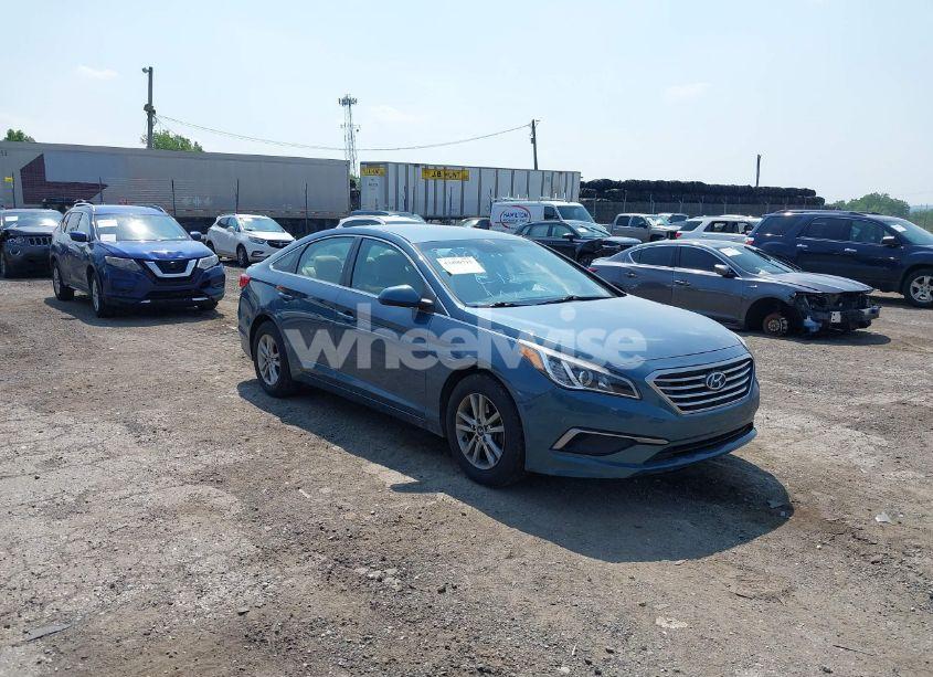 2016 Hyundai Sonata SE (VIN 5NPE24AF6GH380047) main photo